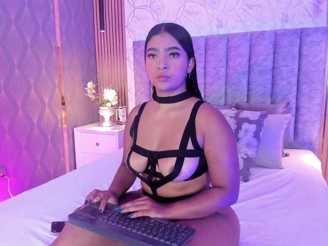 SofiCruz live cam on BongaCams