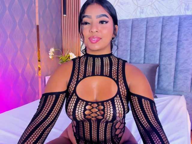 SofiCruz live cam on BongaCams
