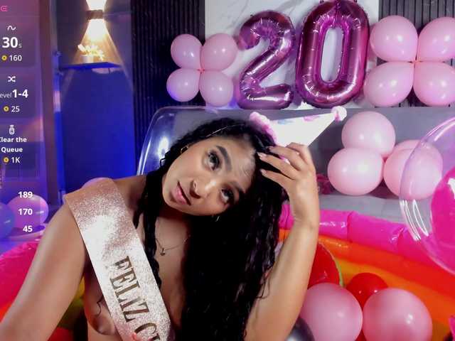 SofiCruz live cam on BongaCams