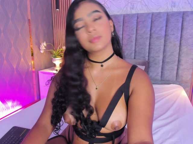 SofiCruz live cam preview