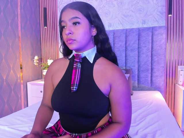 SofiCruz live cam on BongaCams