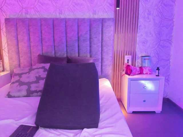 SofiCruz live cam on BongaCams