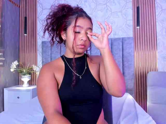 SofiCruz Live Webcam on BongaCams
