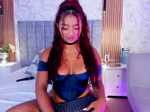 SofiCruz webcam