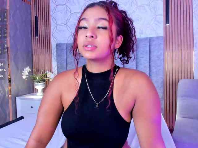 SofiCruz Live Webcam on BongaCams