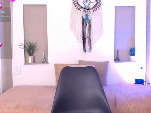 Glory-girls live cam on BongaCams