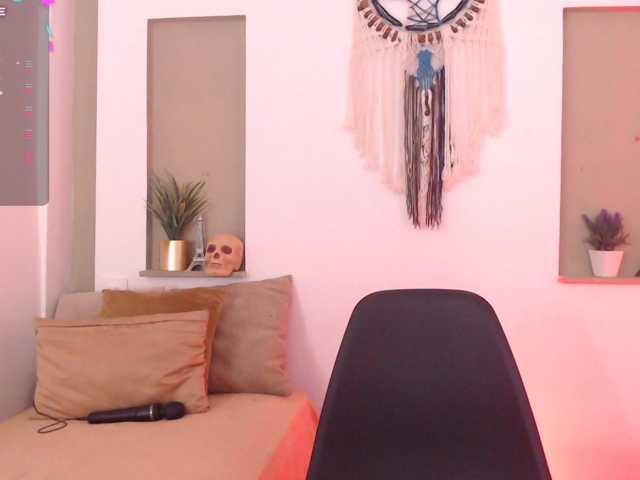 Glory-girls live cam on BongaCams