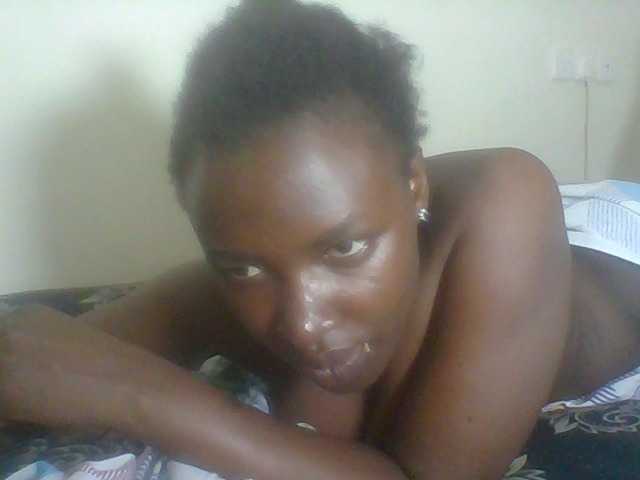 Blackqueen3's BongaCams show and profile