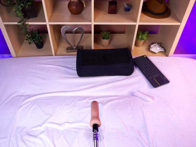 RaquelLust's BongaCams show and profile