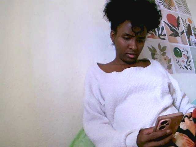 Royal-chat's BongaCams show and profile