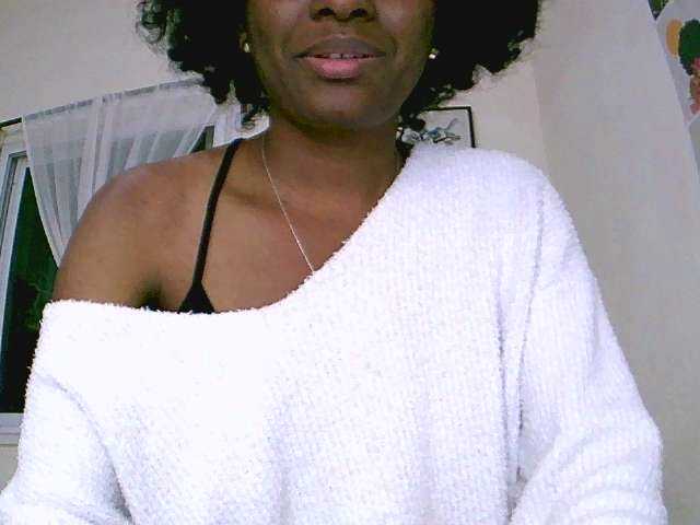 Royal-chat's BongaCams show and profile