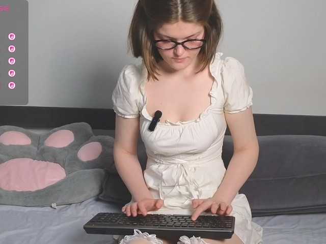 Annpopsy's BongaCams show and profile