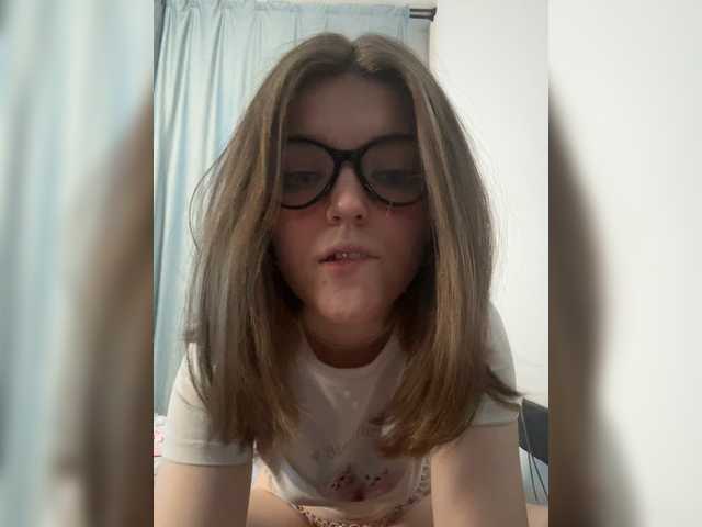 Annpopsy's BongaCams show and profile