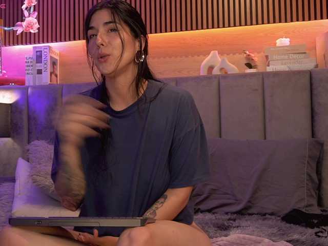 Bootylicious-Anastasia live cam on BongaCams