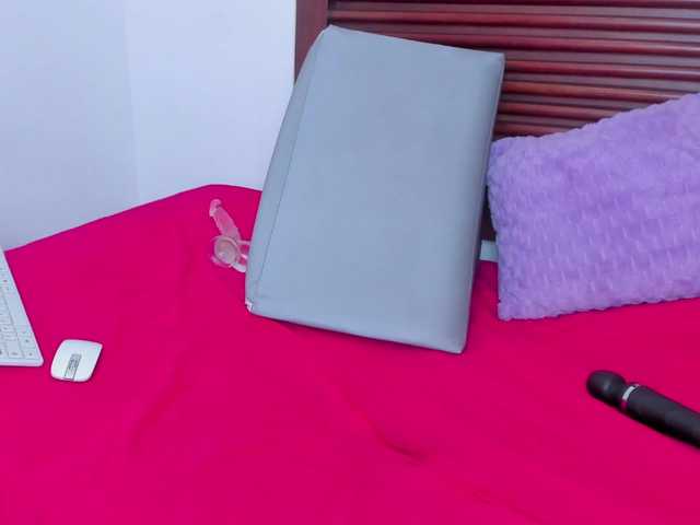Megansweetcome live cam on BongaCams