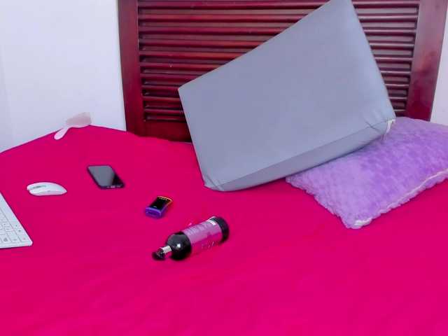 Megansweetcome live cam on BongaCams