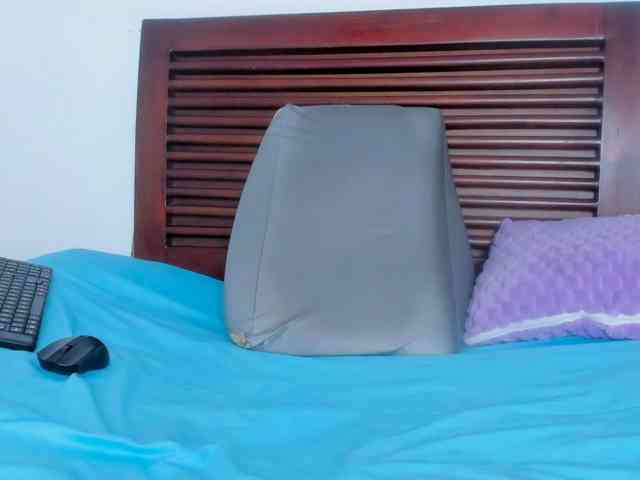 Megansweetcome's webcam live show