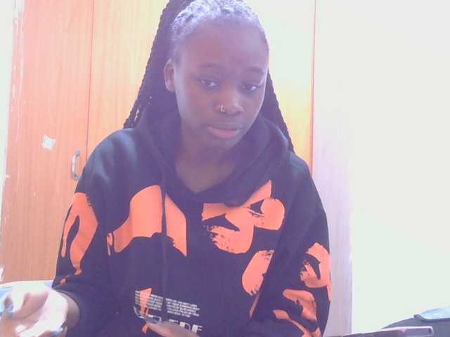 Melaninqueen19 live cam on BongaCams