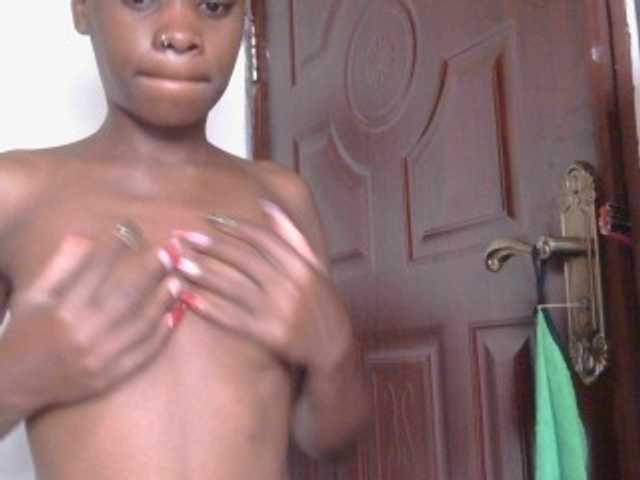 Melaninqueen19 live cam on BongaCams