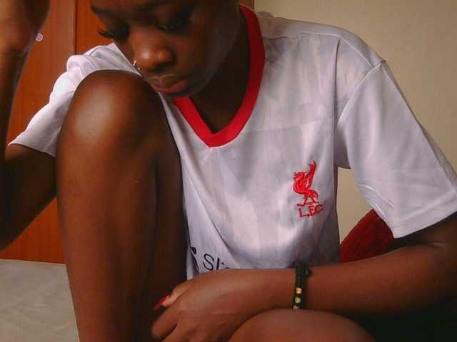 Melaninqueen19 live cam on BongaCams