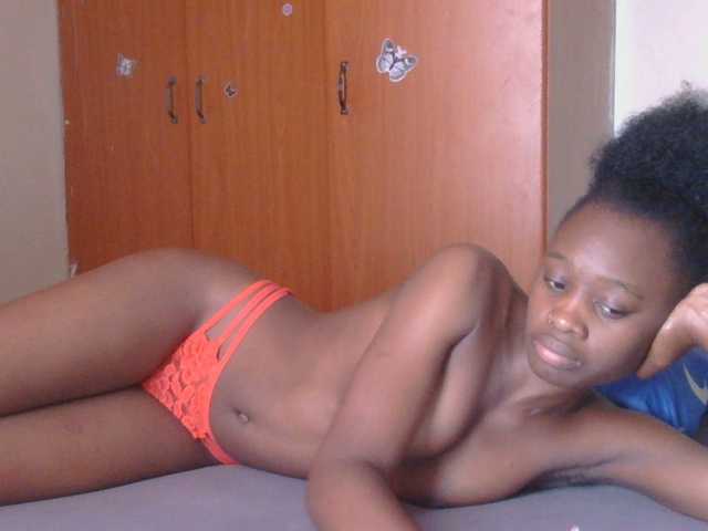 Melaninqueen19 live cam on BongaCams