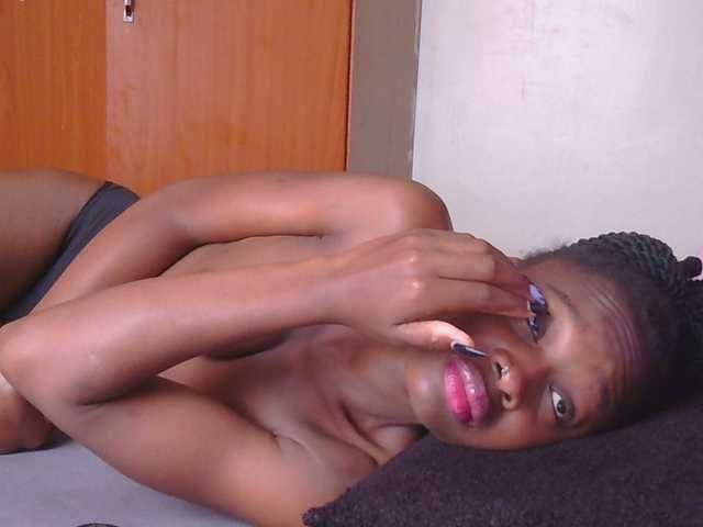 Melaninqueen19 live cam preview