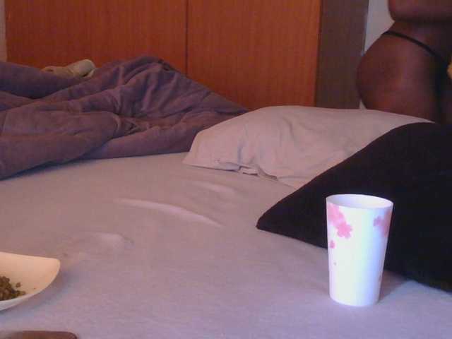 Melaninqueen19 live cam on BongaCams