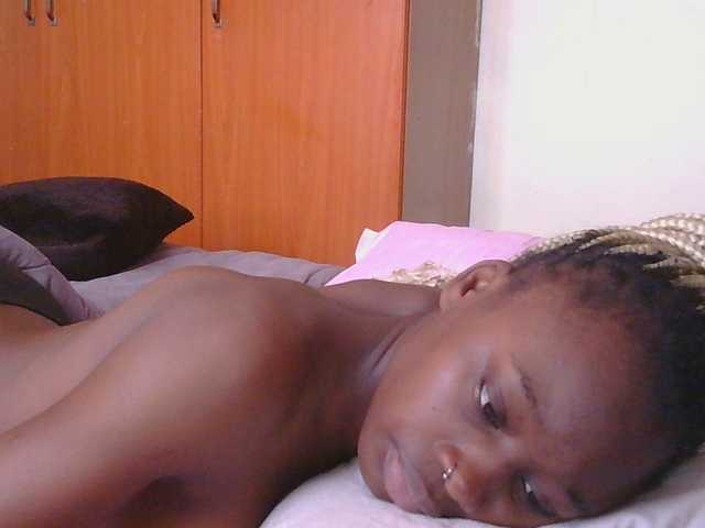 Melaninqueen19 live cam on BongaCams