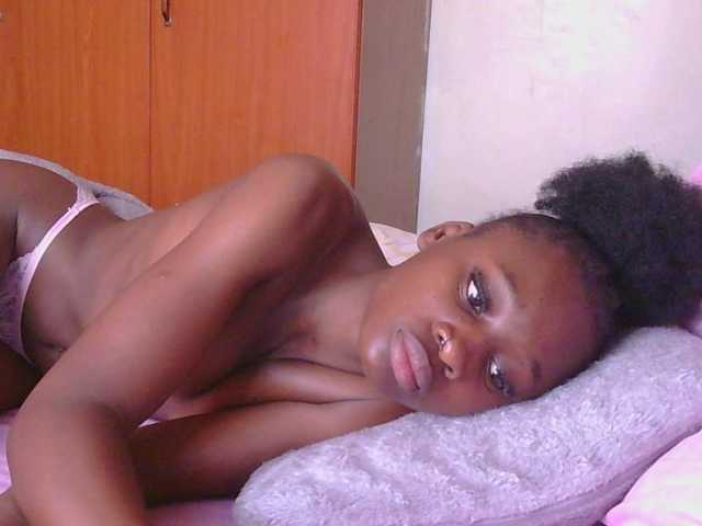 Melaninqueen19 live cam preview