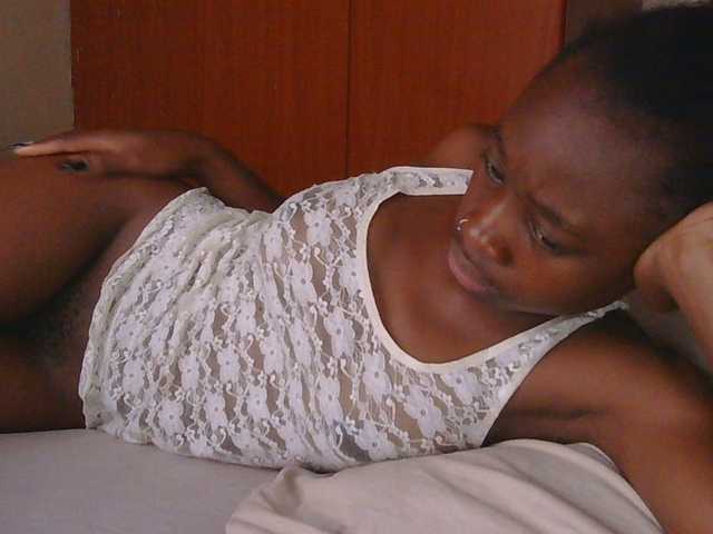Melaninqueen19 live cam on BongaCams