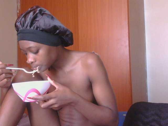 Melaninqueen19 live cam on BongaCams