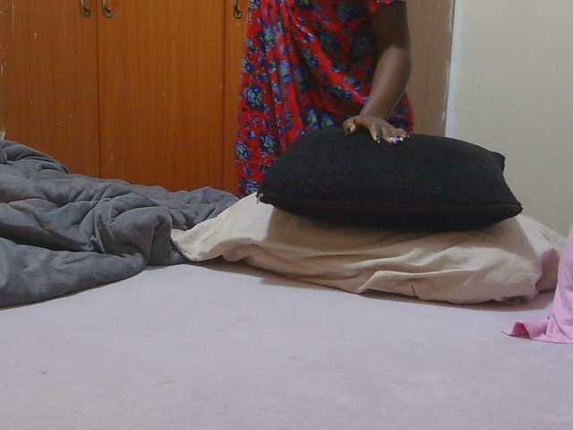 Melaninqueen19 live cam on BongaCams