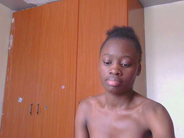 Melaninqueen19 live cam on BongaCams