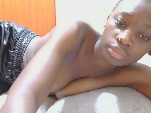 Melaninqueen19 live cam preview