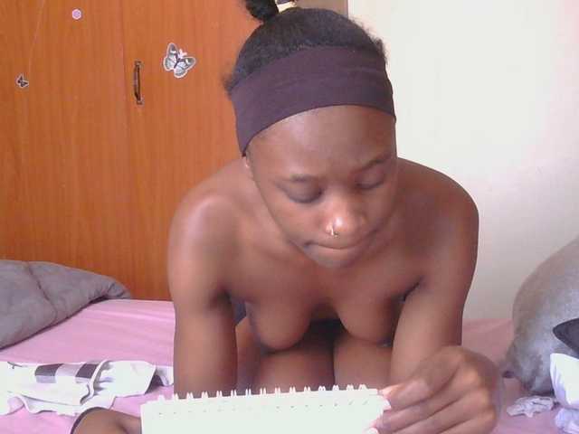 Melaninqueen19 Live Cam on BongaCams