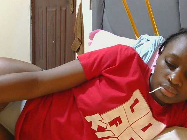 Melaninqueen19 live cam on BongaCams