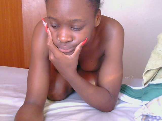 Melaninqueen19 live cam on BongaCams