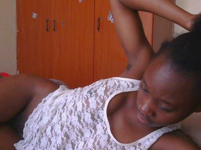 Melaninqueen19 live cam on BongaCams