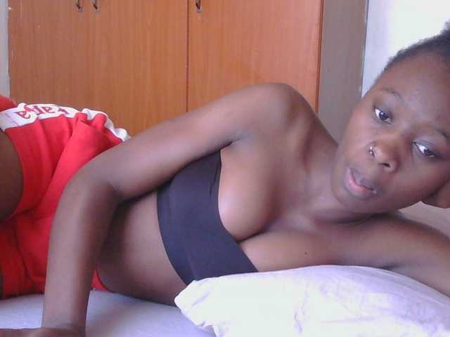 Melaninqueen19 live cam on BongaCams
