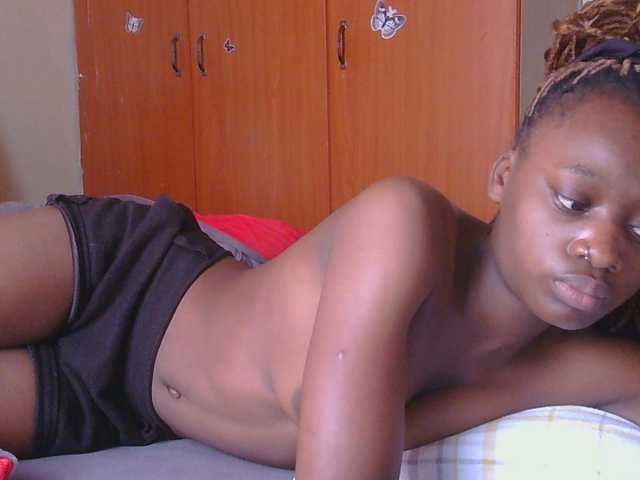Melaninqueen19 live cam on BongaCams