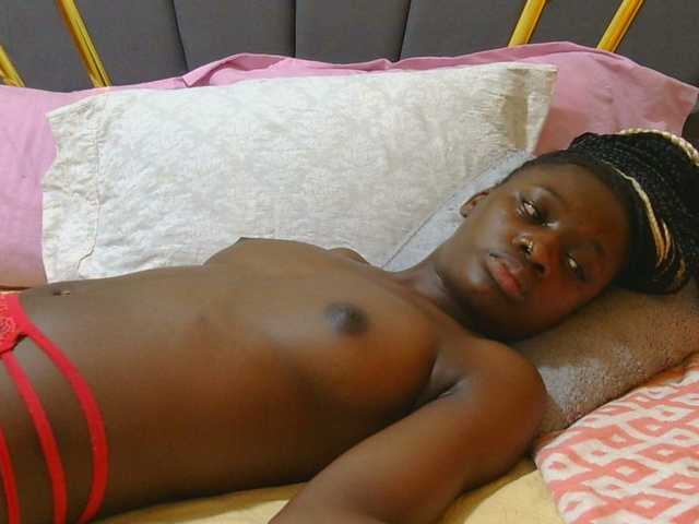 Melaninqueen19 live cam on BongaCams