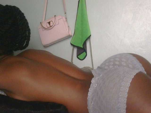 Melaninqueen19's BongaCams show and profile