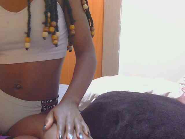 Melaninqueen19 webcam