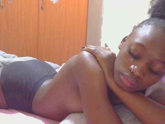 melaninqueen19's live room