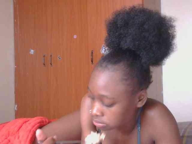 Melaninqueen19 webcam