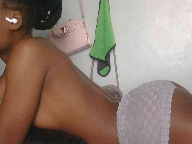 Melaninqueen19 webcam