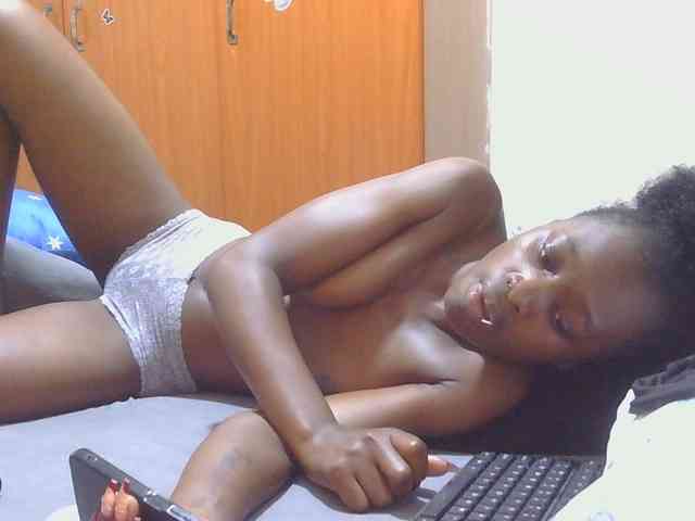 Melaninqueen19 webcam