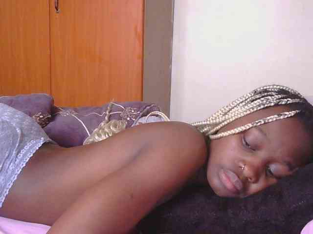 Model: Melaninqueen19