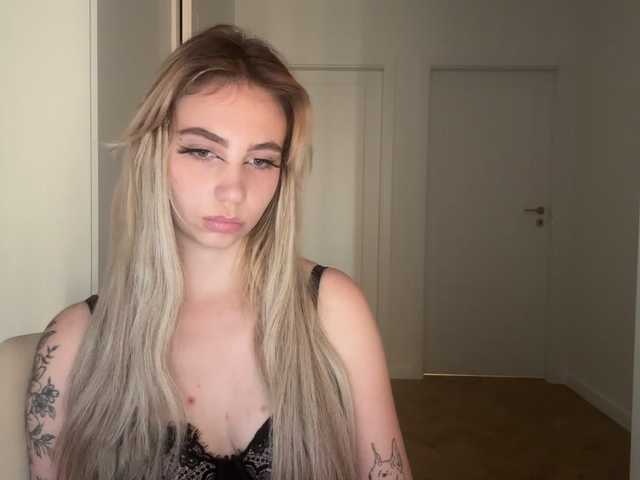 LilyHot live cam on BongaCams