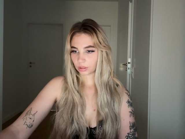 LilyHot live cam on BongaCams